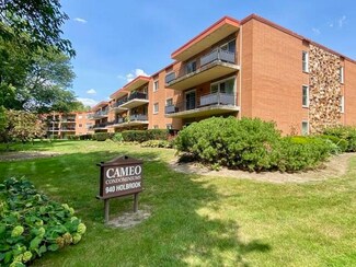940 Holbrook Rd Unit 28B, Homewood, IL 60430