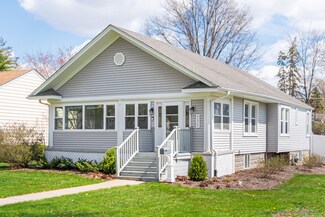 335 S Monterey Ave, Villa Park, IL 60181