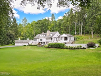 33900 Hackney Rd, Chagrin Falls, OH 44022