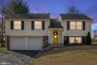 6471 Lancaster Dr, Warrenton, VA 20187