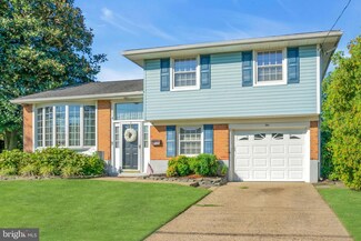 10 Green Tree Rd, Stratford, NJ 08084