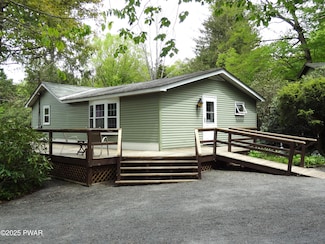58 Branch Rd, Greentown, PA 18426