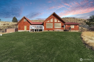 11 Pateros Fish Hatchery Rd, Pateros, WA 98846