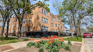 3750 W Giddings St Unit 3, Chicago, IL 60625