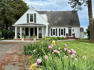 289 King Carter Ln, Weems, VA 22576