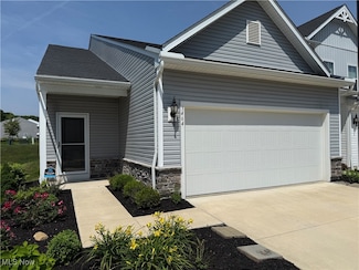 3464 Magnolia Ln, Uniontown, OH 44685