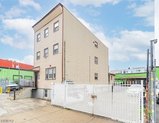 179 Thomas St, Newark, NJ 07114