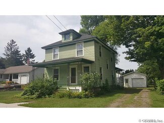103 Maple Ave, Lyndonville, NY 14098