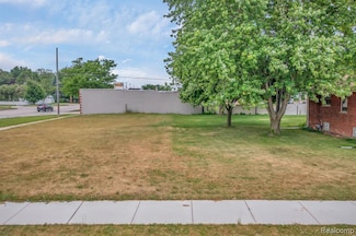 22000 Harper Ave, Saint Clair Shores, MI 48080