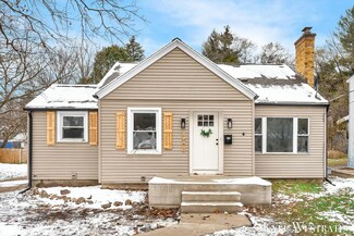 1051 Emerald Ave NE, Grand Rapids, MI 49503