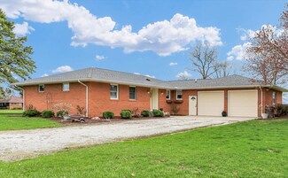 106 Cherry Dr, Fithian, IL 61844