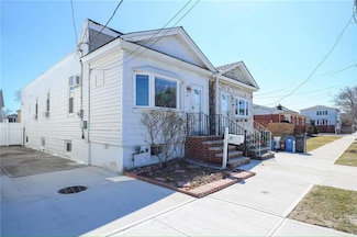 34 Finley Ave, Staten Island, NY 10306