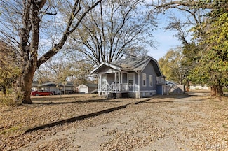 2407 E Main St, Belleville, IL 62221