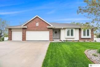 8714 S 98th Cir, La Vista, NE 68128