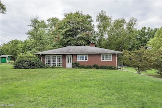 676 E Turkeyfoot Lake Rd, Akron, OH 44319