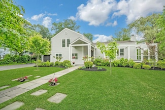 31 Pierce Dr, Pleasantville, NY 10570
