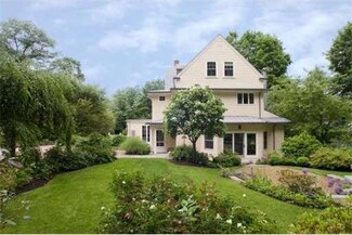 35 Crafts Rd, Chestnut Hill, MA 02467