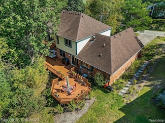 5160 Greenbriar Dr, West Bloomfield, MI 48323