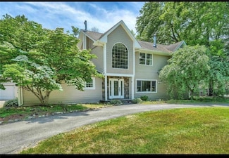 7 Shannon Ln, Pine Bush, NY 12566
