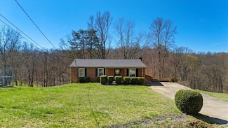 89 Wood Cir, Parkersburg, WV 26104