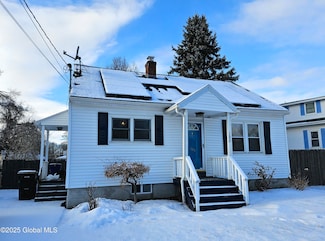 120 Winter St, Troy, NY 12180