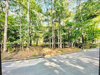 1912 E Lake Dr, Huntsville, TX 77340