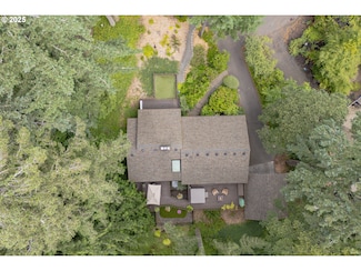 2592 Hillcrest Ct, West Linn, OR 97068
