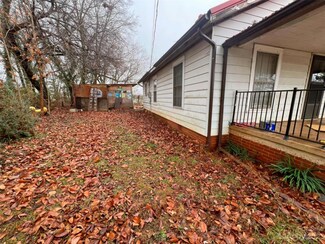 206 E 26th St, Newton, NC 28658