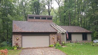 14116 Houk Rd, Hoagland, IN 46745