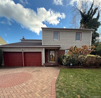 14 Roger St, Hempstead, NY 11550