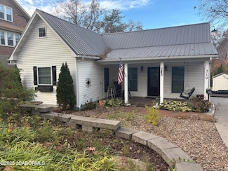 219 W 3rd St, Hermann, MO 65041