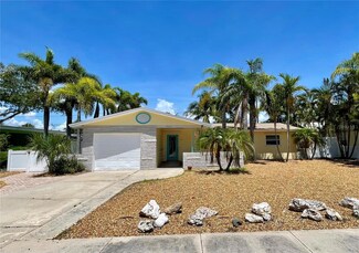 3014 58th St S, Gulfport, FL 33707