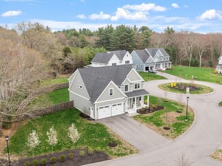 15 Robinson Ln, Ipswich, MA 01938