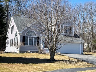 14 Saint Andrews Cir, Dover, NH 03820