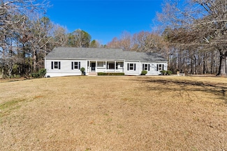 110 Wagon Tree Ln, Greenwood, SC 29646