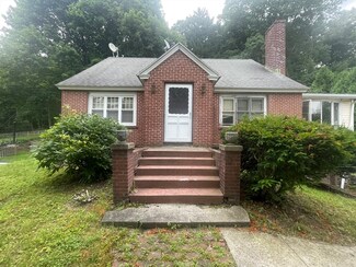 30 Beechmont St, Worcester, MA 01609