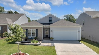 817 Sage Hill Dr, Jamestown, NC 27282