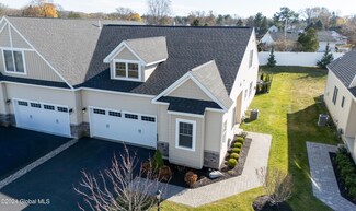 14 Justin St, Loudonville, NY 12211