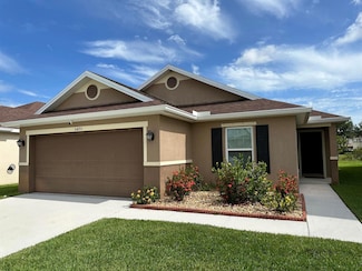 5475 NW Pine Trail Cir, Port Saint Lucie, FL 34983