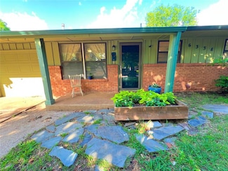 6338 Norman Rd, Warr Acres, OK 73122