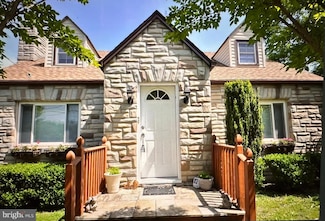 539 Fairfax St, Berkeley Springs, WV 25411