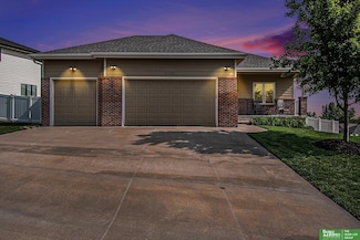 3322 Fairway Dr, Plattsmouth, NE 68048