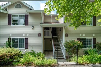 19230 Forest Park Dr NE Unit E117, Lake Forest Park, WA 98155