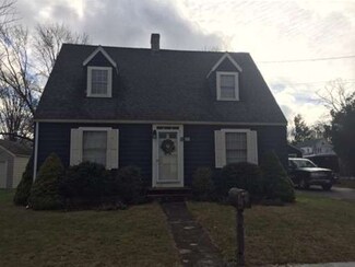 94 Lawrence St, Swansea, MA 02777