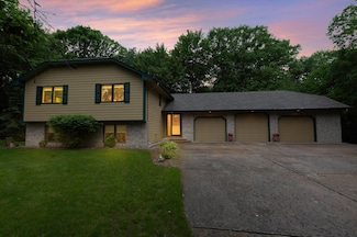 9855 Kadler Ave NE, Monticello, MN 55362
