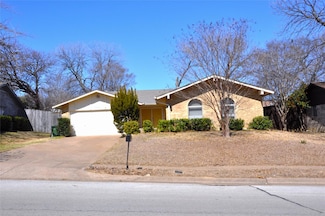 1009 E Timberview Ln, Arlington, TX 76014