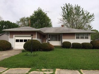 312 S Division St, Flora, IN 46929