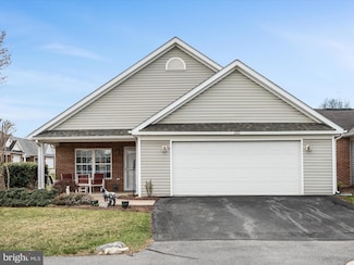 222 Crestwood Ln, Winchester, VA 22602