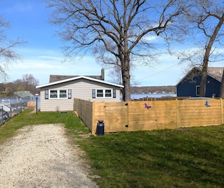11720 Coon Hollow Rd, Three Rivers, MI 49093