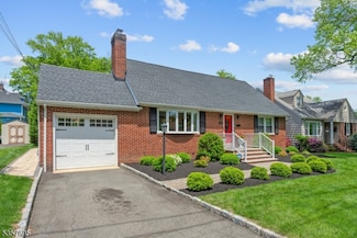 206 Hickory Ave, Garwood, NJ 07027